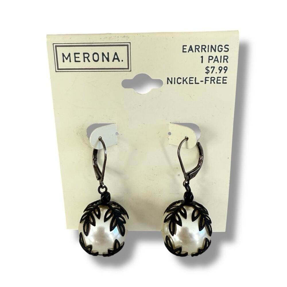 Vintage 2007 Merona Faux Pearl Drop Earrings Black Leaf NWT Nickel Free